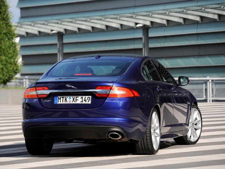  Jaguar XF 2.2 Diesel Option Pack 2011 года  (фото 4 из 15)